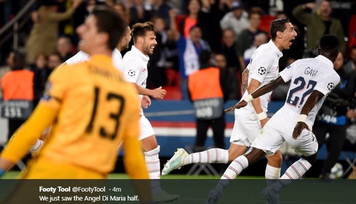 Gol dari Angel Di Maria (kedua dari kanan) membawa Paris Saint-Germain unggul atas Real Madrid pada babak pertama pertandingan Grup A Liga Champions di Stadion Parc des Princes, Rabu (18/9/2019).