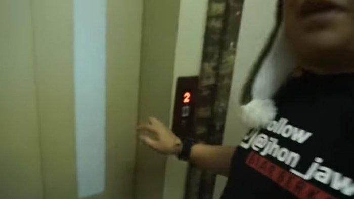 Lift di rumah Mimin Tukang Ojek Pengkolan 