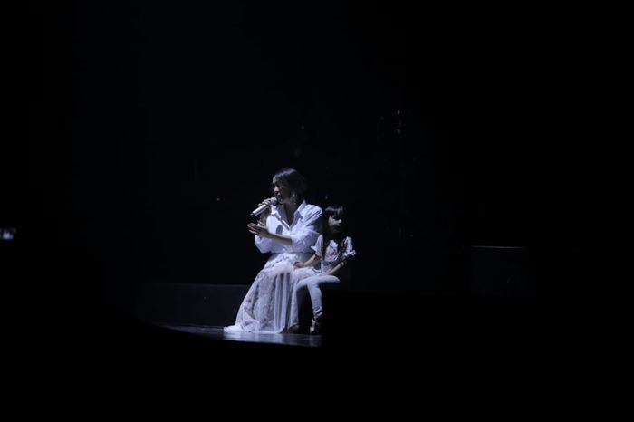 Gisella Anastasia dan Gempita Nora Marten tampil pembuka di konser &lsquo;Lukas Graham: The Purple Asian Tour Live in Jakarta&rsquo;, di The Hall, Kasablanka, Jakarta Selatan, Selasa (1/10/2019) malam.