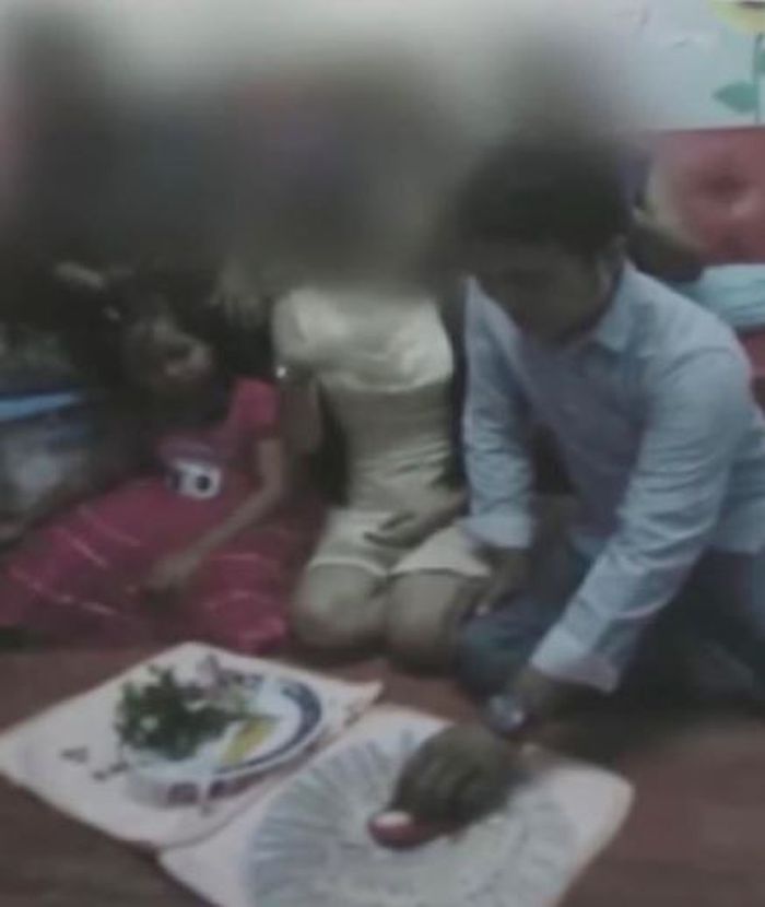 Boonchuay Moontham bertunangan dengan Arisa.