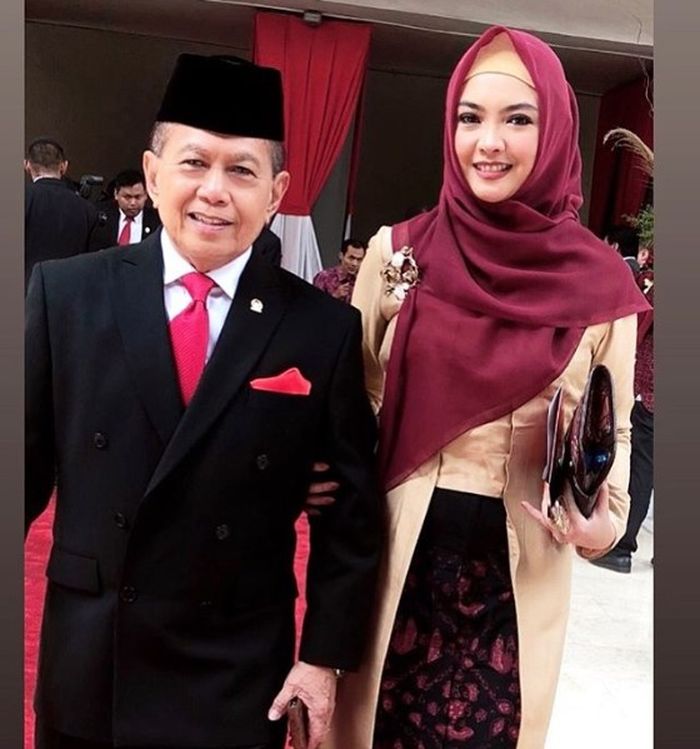Ingrid Kansil saat menemani suaminya yang Wakil MPR melantik Presiden dan Wakil Presiden
