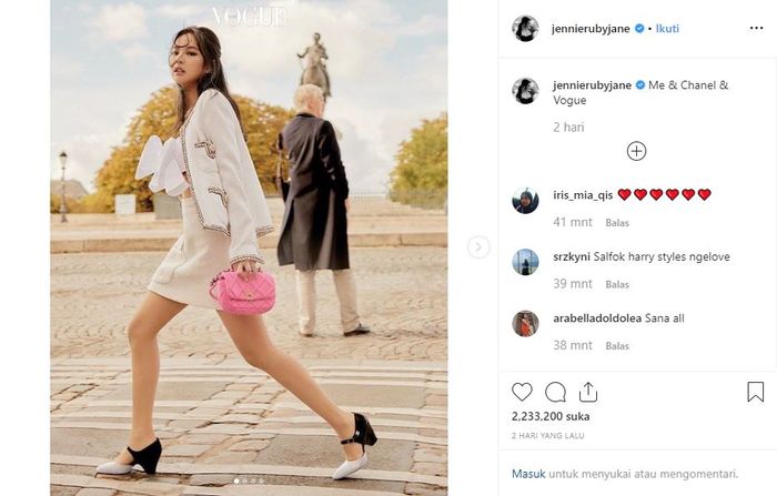 Jennie Blackpink tampil cantik dan stylish dalam balutan berbagai busana dari Chanel.