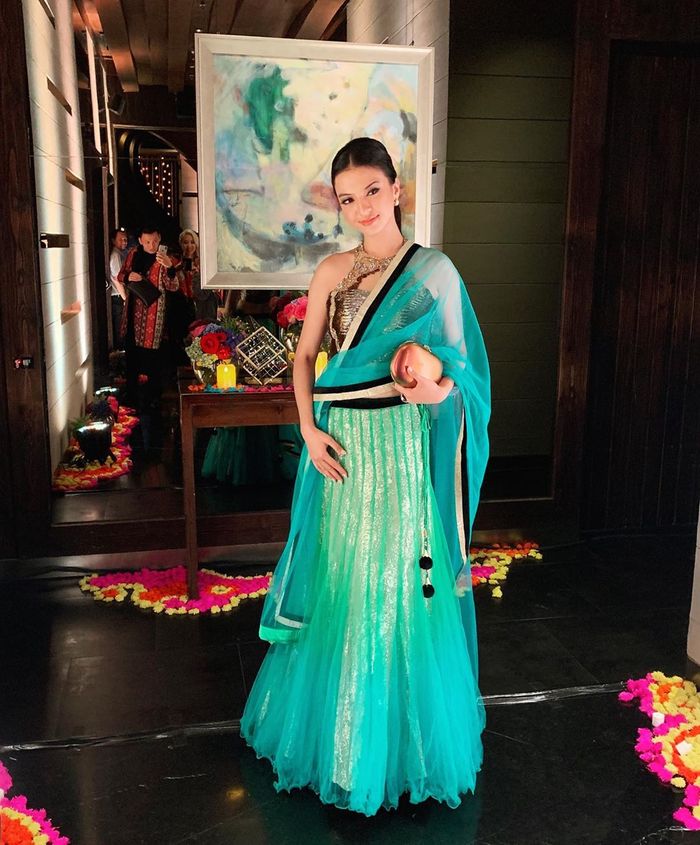 Penampilan Raline Shah saat ikut merayakan Diwali 