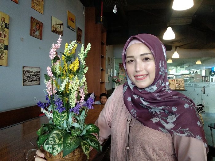 Adelia Pasha saat Grid.ID jumpai dikawasan Pondok Gede, Bekasi, Jawa Barat 