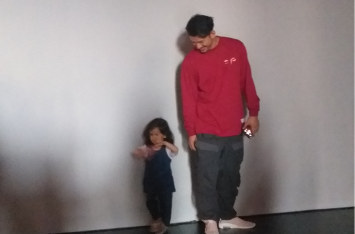 Rio Dewanto bersama sang putri saat ditemui Grid.ID di kawasan Tribrata, Jakarta Selatan, Rabu (30/10/2019).