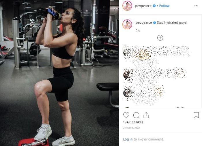 Postingan Pevita Pearce