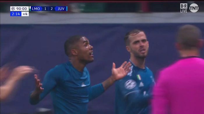 Selebrasi Douglas Costa usai menjebol gawang Lokomotiv Moskva, di Stadion Lokomotiv pada matchday 4 Liga Champions grup D, Rabu (6/11/2019) atau Kamis dini hari WIB. 