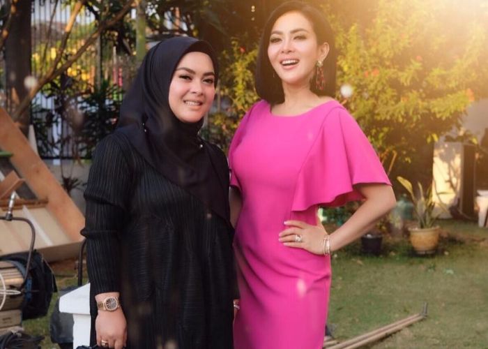 Syahrini dan adiknya, Aisyahrani