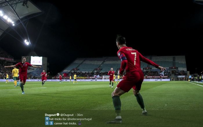 Megabintang timnas Portugal, Cristiano Ronaldo, merayakan gol yang dicetak ke gawang timnas Lithuania dalam laga Grup B Kualifikasi Euro 2020 di Stadion Algarve, Kamis (14/11/2019).