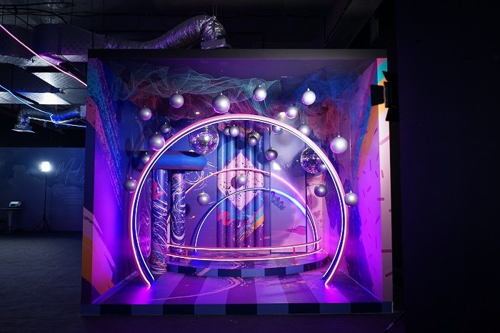 Instalasi POZE x Mario Photographie