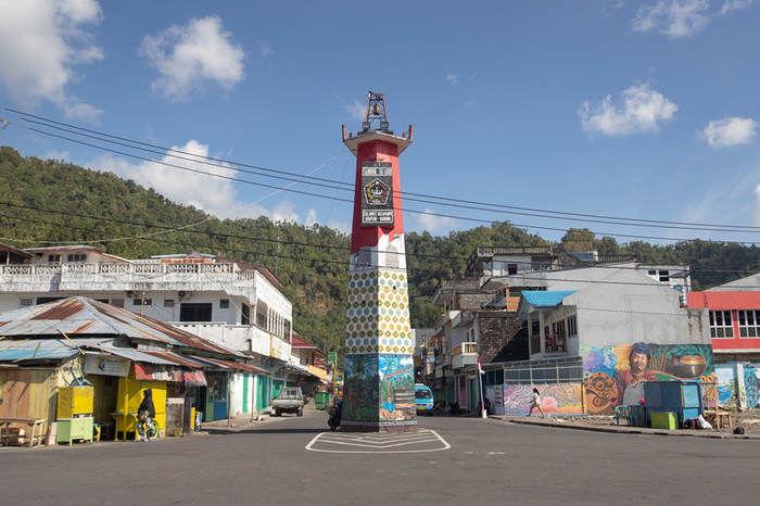 Monumen Malahasa yang terletak di tengah kota Tahuna yang juga merupakan ibu kota dari Kabupaten Kepulauan Sangihe.
