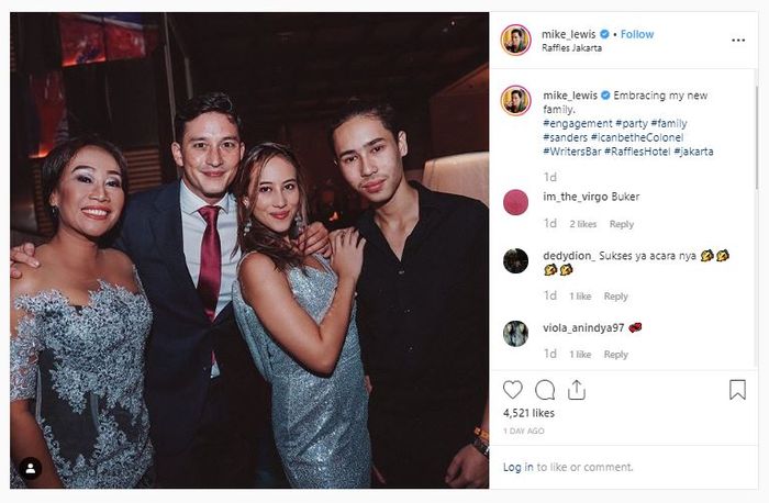 Mike Lewis, Janisaa Pradja dan keluarga sang tunangan saat acara pertunangan