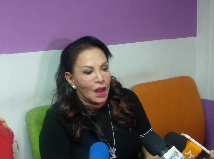 Lepas Silikon Setelah 23 Tahun, Wajah Dan Hunian Artis 63 Tahun Ini Jadi Sorotan Warganet, Kamarnya Sempit Banget!