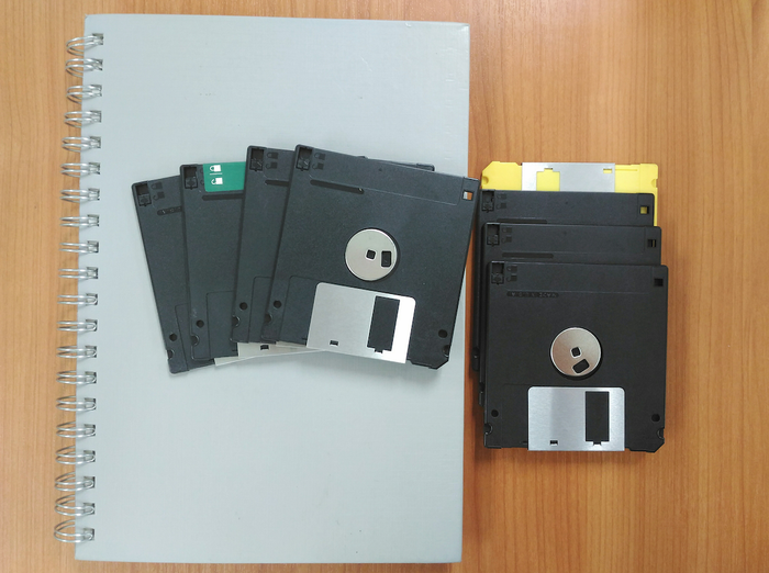 Barang jadul tahun 90-an - disket