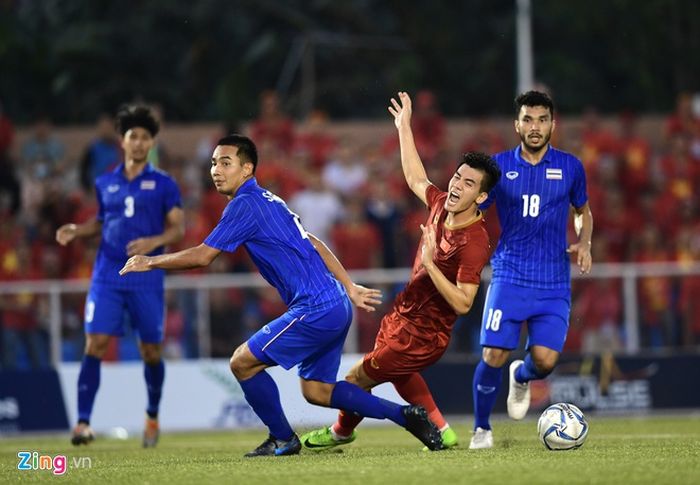 Suasana pertandingan antara timnas U-22 Thailand melawan Vietnam di laga pamungkas Grup B SEA Games 2019, Kamis (5/12/2019).