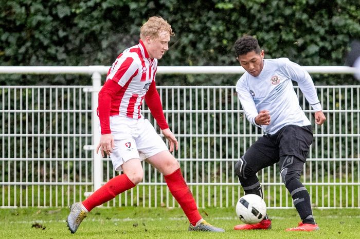 Aksi Fajar Fathurrahman (kanan) saat membela Garuda Select kontra Cheltenham U-18, di Lapangan Birmingham FA, Rabu (11/12/2019), malam WIB.