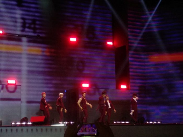 NCT Dream saat tampil di Hut Transmedia yang ke-18 di Trans Studio Cibubur, Jawa Barat pada Sabtu (14/12/2019). 