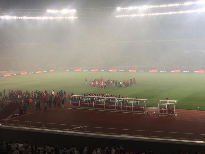 Bambang Pamungkas resmi memutuskan pensiun dari pesepak bola. Ia memutuskan gantung sepatu setelah Persija Jakarta kalah 1-2 dari Persebaya Surabaya pada pekan ke-33 Liga 1 2019 di Stadion Utama Gelora Bung Karno (SUGBK), Senayan, Jakarta Pusat, Selasa (17/12/2019).