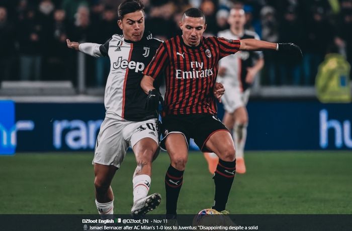 Gelandang AC Milan, Ismael Bennacer, berduel dengan striker Juventus, Paulo Dybala, pada pertandingan berlangsung di Allianz Stadium, Minggu (10/11/2019) atau Senin dini hari WIB.