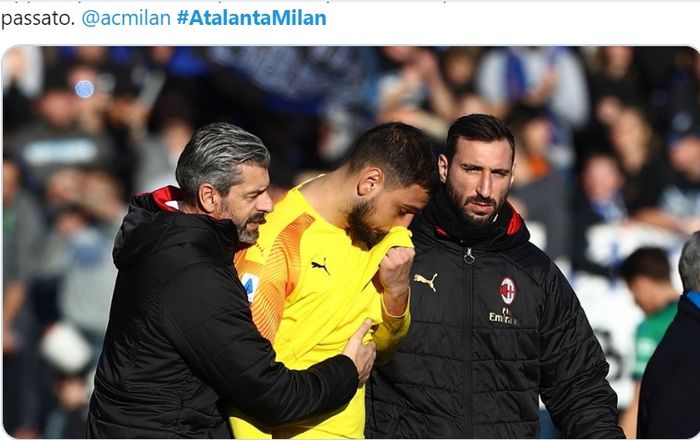 Kiper AC Milan, Gianluigi Donnarumma, menangis saat keluar lapangan usai kekalahan 0-5 dari Atalanta, Minggu (22/12/2019).