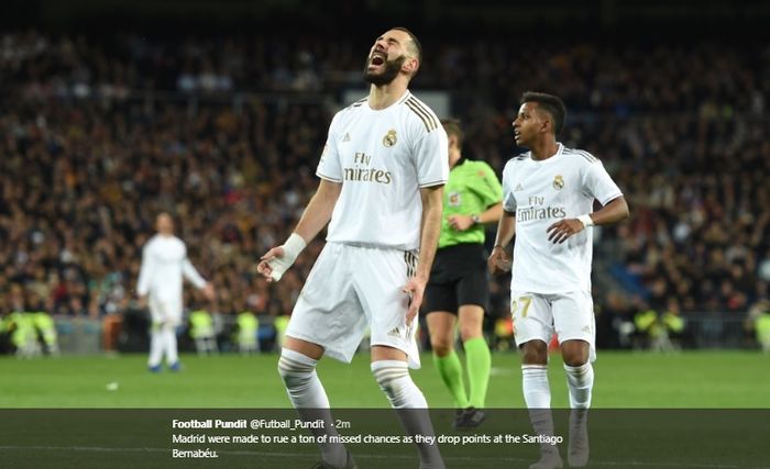 Karim Benzema tampak frustrasi usai gagal menjaringkan bola ke gawang Athletic Bilbao dalam lanjutan pertandingan Liga Spanyol di Stadion Santiago Bernabeu, Minggu (22/12/2019).