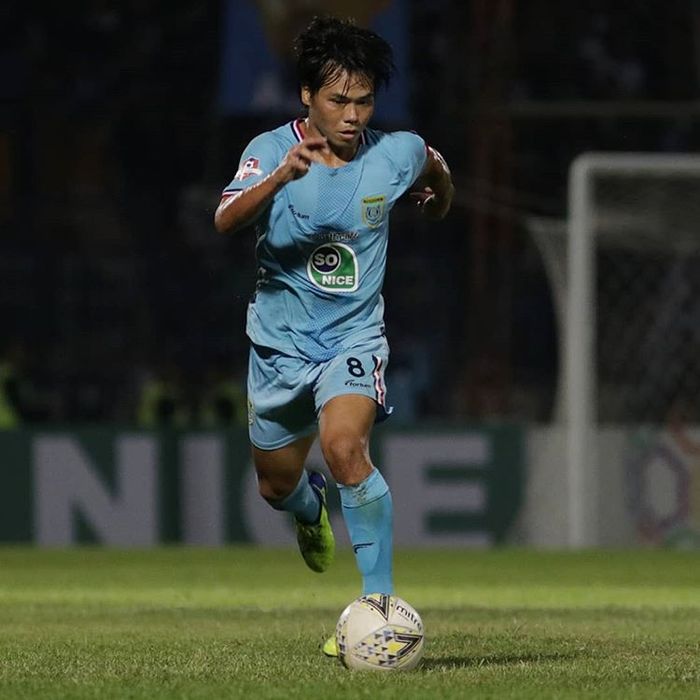 Aksi gelandang Persela Lamongan, Kei Hirose, saat membela timnya pada gelaran Liga 1 2019.