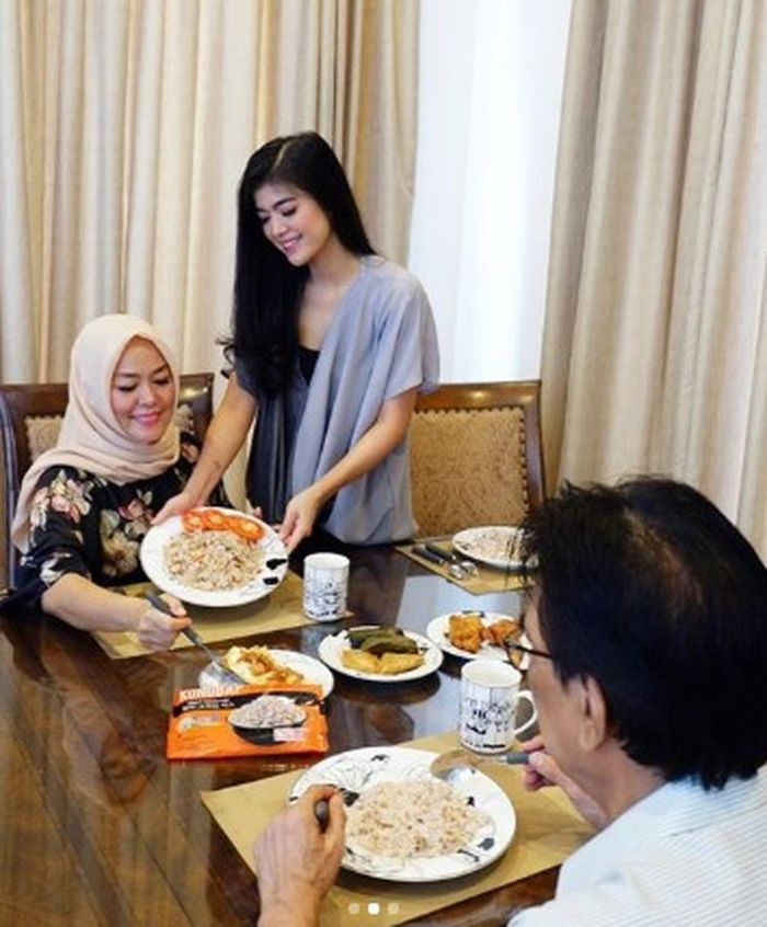 Ruang makan Raya Kohandi