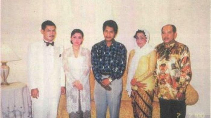 Foto pernikahan Mayangsari dan Bambang Trihatmodjo 19 tahun silam