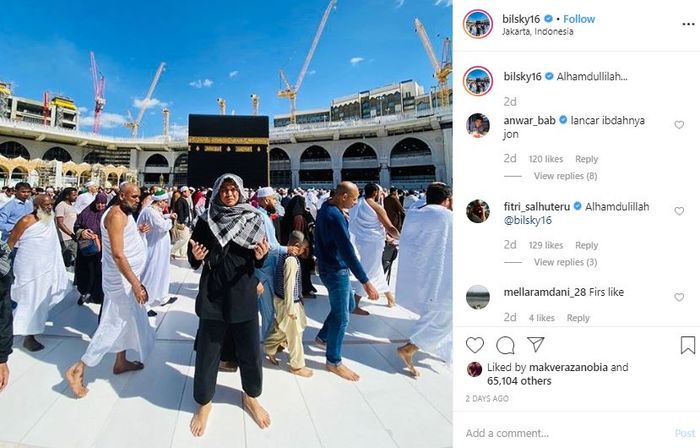 Billy Syahputra menjalankan amanat Olga Syahputra dengan umrah bersama keluarga 