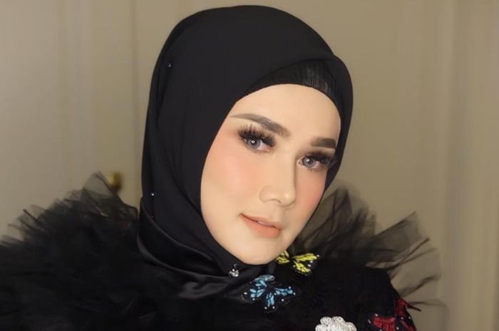 Pamer wajah polos, Mulan Jameela banjir pujian netizen
