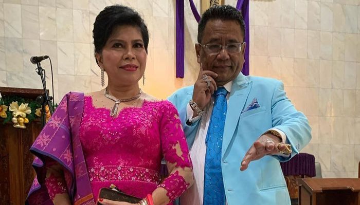 Hotman Paris dan istrinya, Agustianne Marbun.