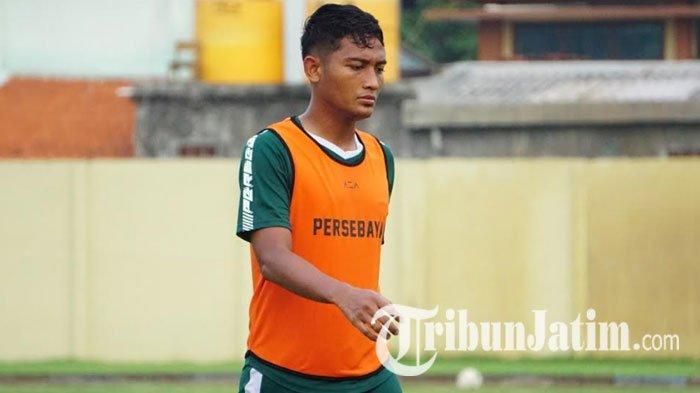 Pemain baru Persebaya Surabaya, Nasir, saat mengikuti latihan di Lapangan Jenggolo Sidoarjo, Jawa Timur, Selasa (28/1/2020).