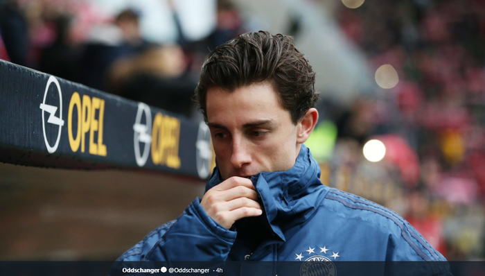 Pemain Bayern Muenchen, Alvaro Odriozola.