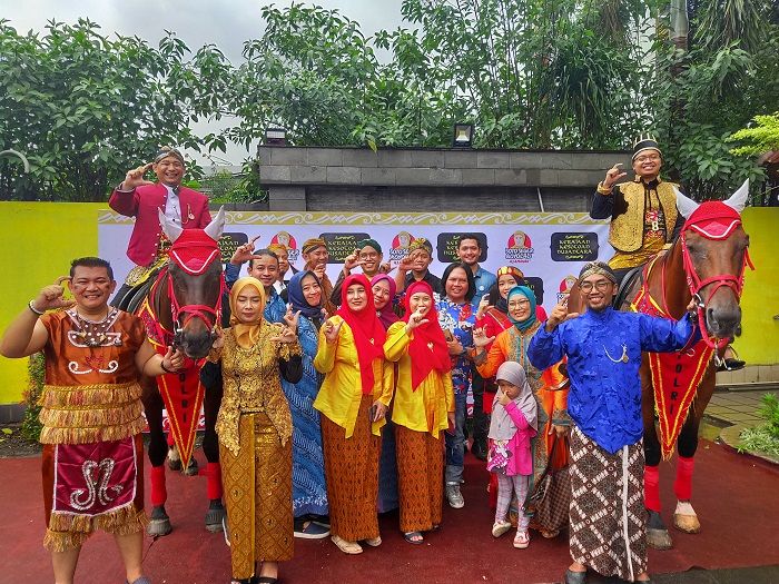 Kerajaan Kesotoan Nusantara yang berada dibilangin Lebak Bulus, Jakarta Selatan.