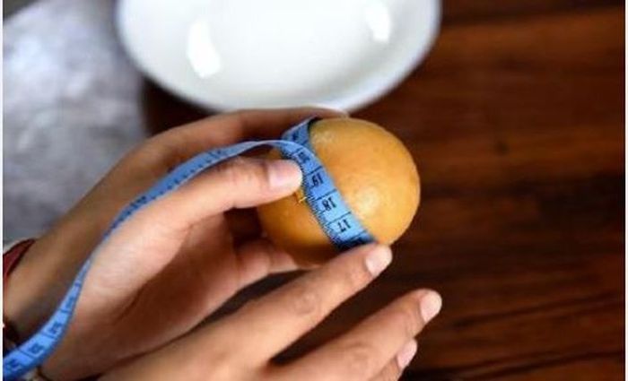 Benda yang ditemukan di dalam tubuh ayam tersebut 