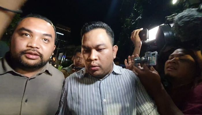 Kuasa hukum Lucinta Luna, Kevin saat ditemui Grid.ID di kawasan Polres Metro Jakarta Barat, Selasa (11/2/2020).