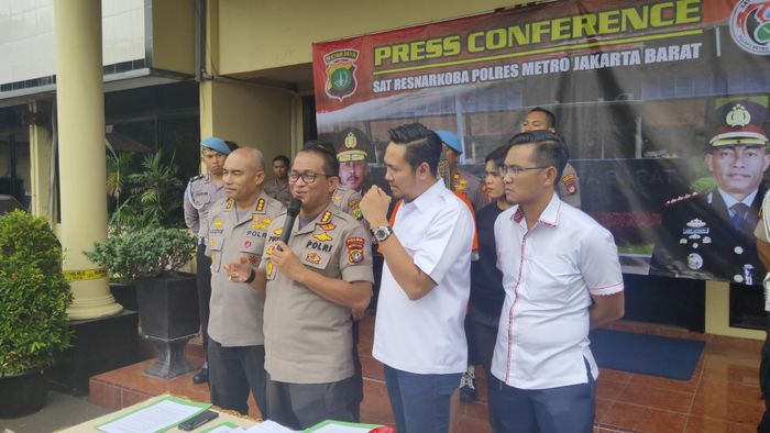 Kombes Pol Yusri Yunus saat konferensi pers kasus penyalahgunaan narkoba di Polres Jakarta Selatan, pada Kamis (13/2/2020).