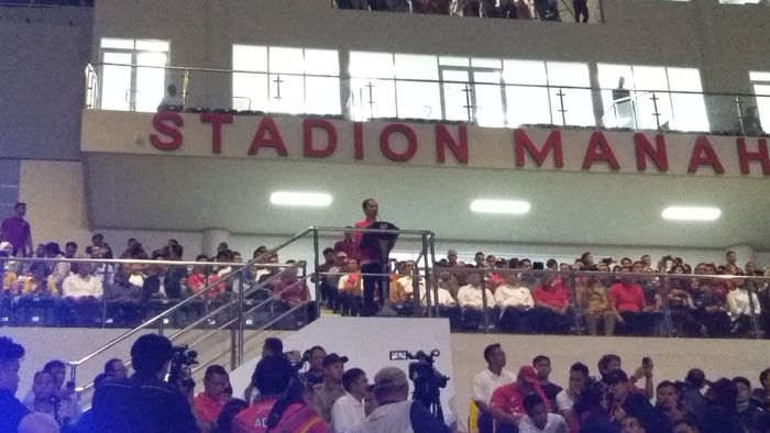 Presiden Joko Widodo telah meresmikan Stadion Manahan yang baru selesai direnovasi dan menjadi calon venue untuk Piala Dunia U-20 2021 pada Sabtu (15/2/2020).