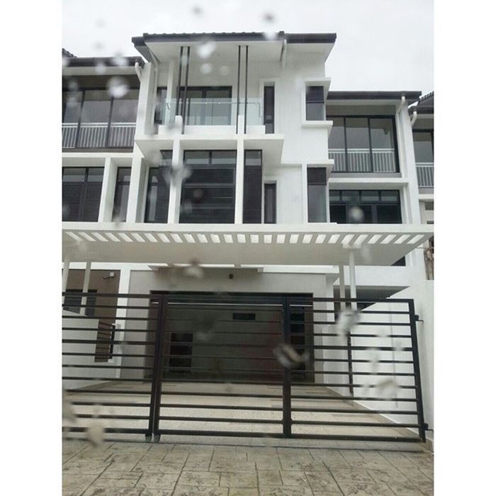 Tampak depan rumah Ashraf