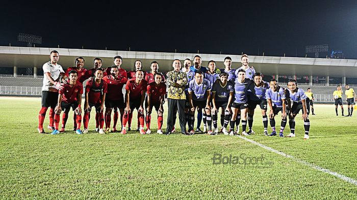 Timnas Indonesia menjelang uji coba melawan Persita Tangerang, Jumat (21/2/2020).