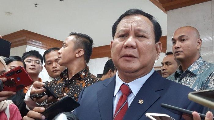 Menhan Prabowo serahkan bantuan dari RRT ke gugus tugas covid-19