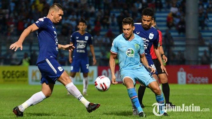 Persela Lamongan vs PSIS Semarang dalam pertandingan pekan kedua Liga 1 2020 di Stadion Surajaya Lamongan, Sabtu (7/3/2020). Dalam pertandingan tersebut PSIS Semarang berhasil menaklukkan tuan rumah 2-3. 