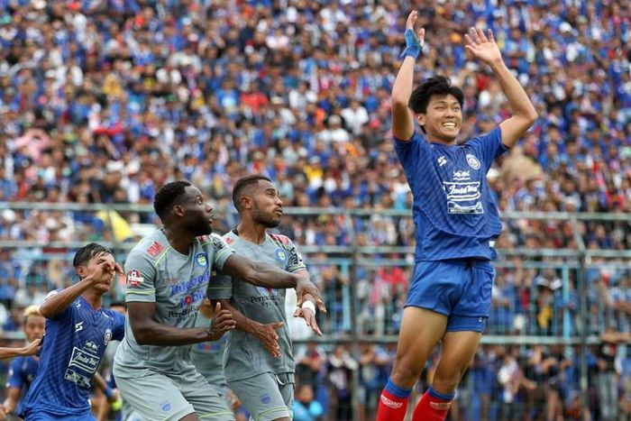 Pertandingan Arema FC vs Persib pada pekan kedua Shopee Liga 1 2020 di Stadion Kanjuruhan, Malang, Minggu (8/3/2020).