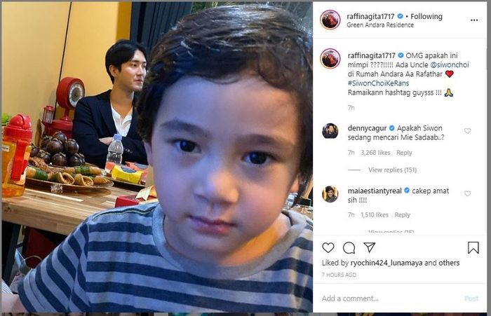 Unggahan Raffi Ahmad yang menunjukan Siwon Super Junior sedang menyambangi rumahnya, 