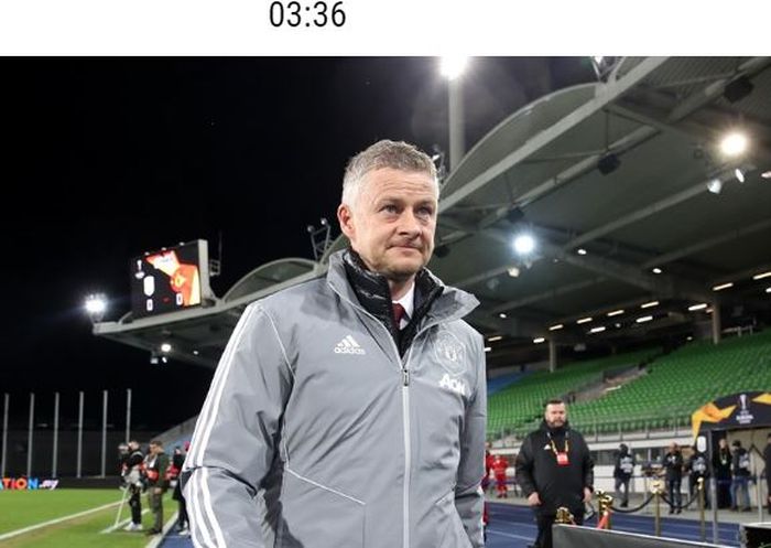 Ekspresi pelatih Manchester United, Ole Gunnar Solskjaer, dalam laga leg pertama babak 16 besar Liga Europa kontra LASK di Stadion Linzer, Kamis (12/3/2020).