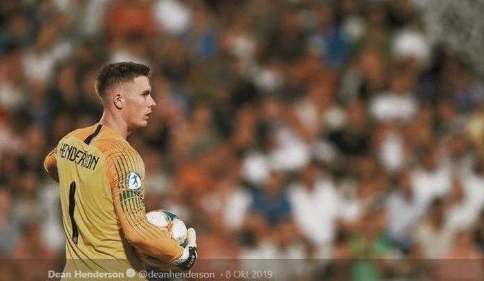 Kiper Manchester United yang dipinjamkan ke Sheffield United, Dean Henderson.