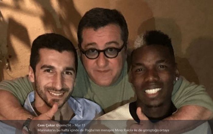 Agen super pesepak bola, Mino Raiola (tengah), berpose bersama dua kliennya, Paul Pogba (kanan) dan Henrikh Mkhitaryan.