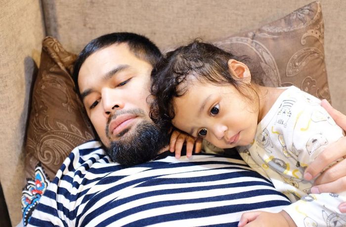 Momen kedekatan Teuku Wisnu bersama putri bungsunya Cut Shafiyyah Mecca Alfatih