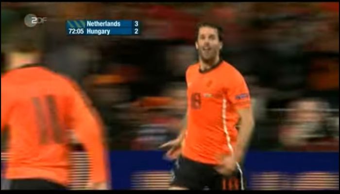 Ruud van Nistelrooy melakukan selebrasi seusai mencetak gol buat timnas Belanda, 29 Maret 2011.