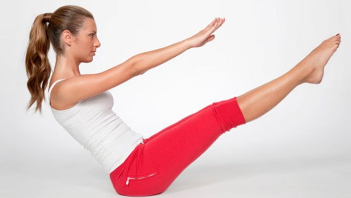 Plank lanjutan, olahraga saat social distancing.